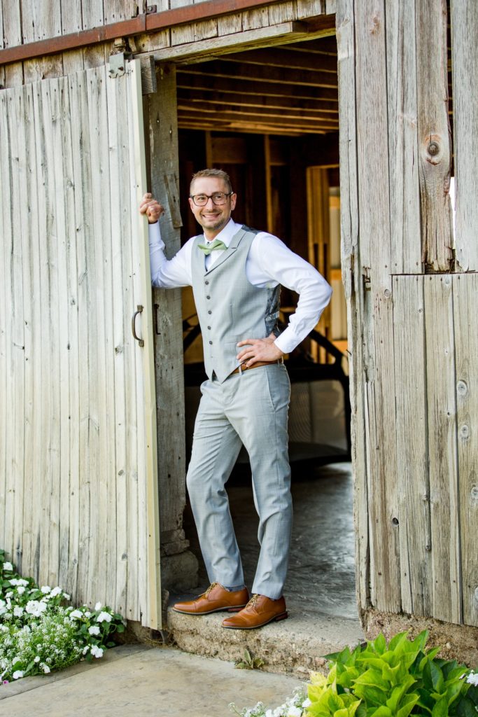 Ideal menswear for fall weddings with a rustic theme